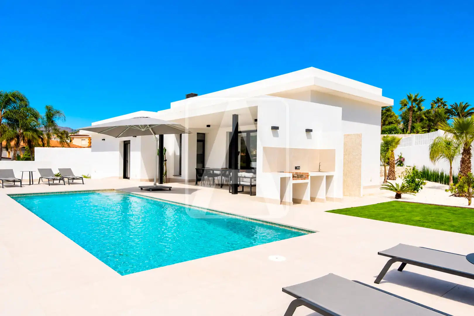 Chalet con piscina en venta en Marisol Park - Ortembach - Los Almendros