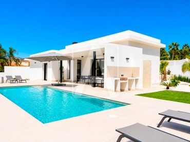 Villa con piscina in vendita a Marisol Park - Ortembach - Los Almendros