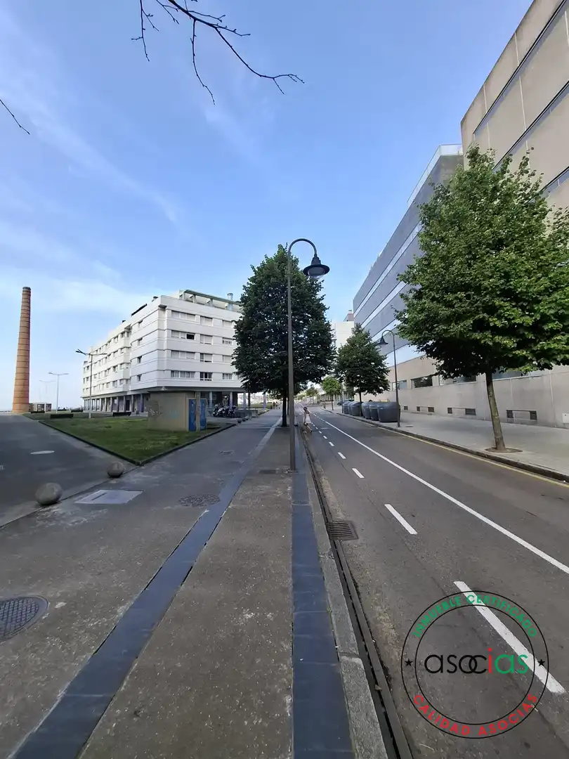 Außenansicht von Wohnung zum Verkauf in Gijón  mit Heizung, Terrasse und Abstellraum
