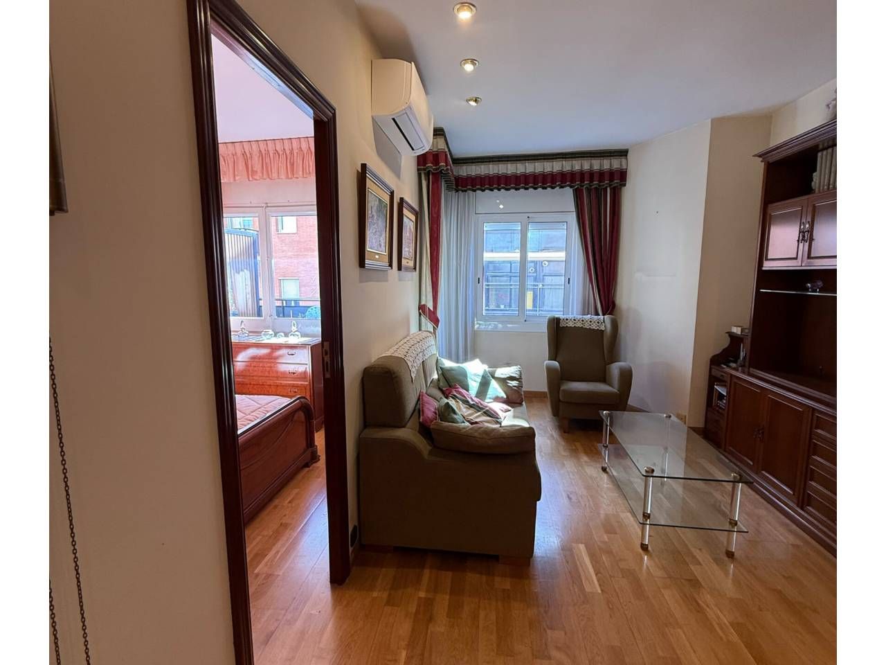 Bedroom of Flat for sale in  Barcelona Capital  with Air Conditioner, Parquet flooring and Furnished