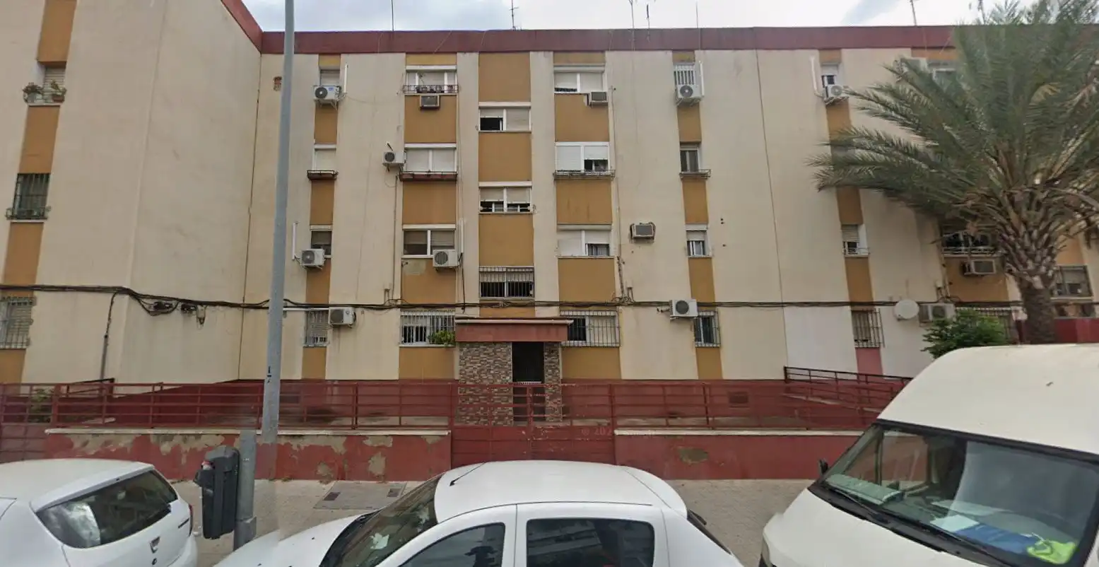 Pis en venda a Calle CAZALLA DE LA SIERRA