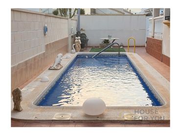 Casa en venta en Calle Hinojos