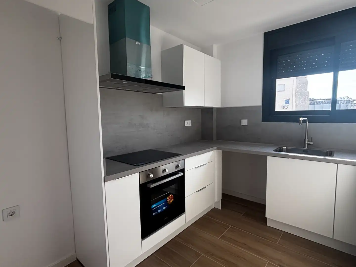 Dúplex con balcón en venta en Carrer de Linné 5, imagen 4