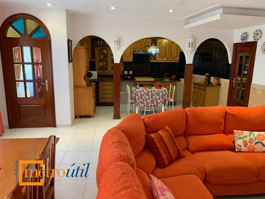 Kitchen of Single-family semi-detached for sale in Villaflores  with Heating, Parquet flooring and Storage room