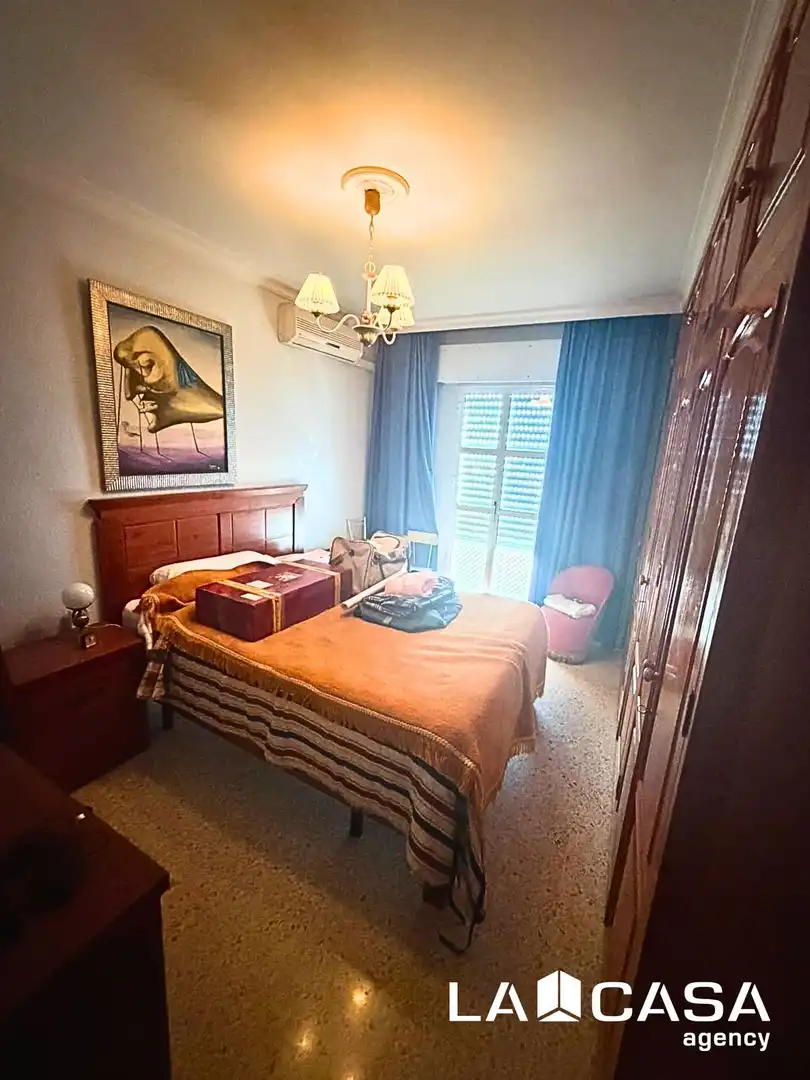 Habitación de Piso en venta en Dos Hermanas con Balcón