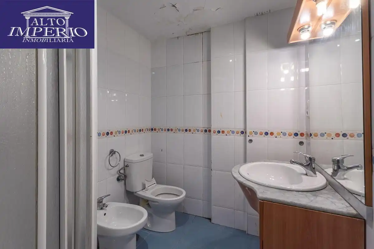Baño de Piso en venta en Granada con Terraza