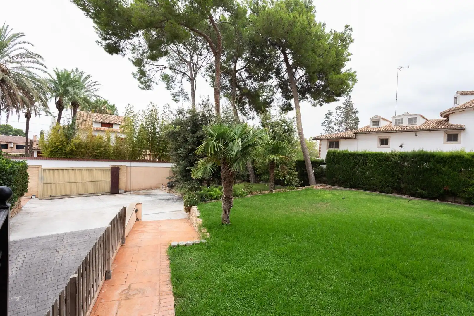 Garden of Houses for sale in L'Eliana  with Air Conditioner, Private garden and Terrace