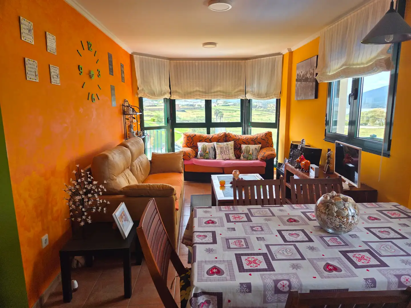 Living room of Flat for sale in Barreiros  with Terrace, Storage room and Furnished