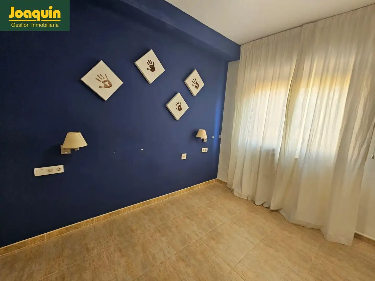 Bedroom of Flat for rent in Córdoba  with Air Conditioner