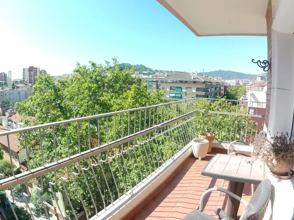 Terraza de Piso en venta en Nou Barris