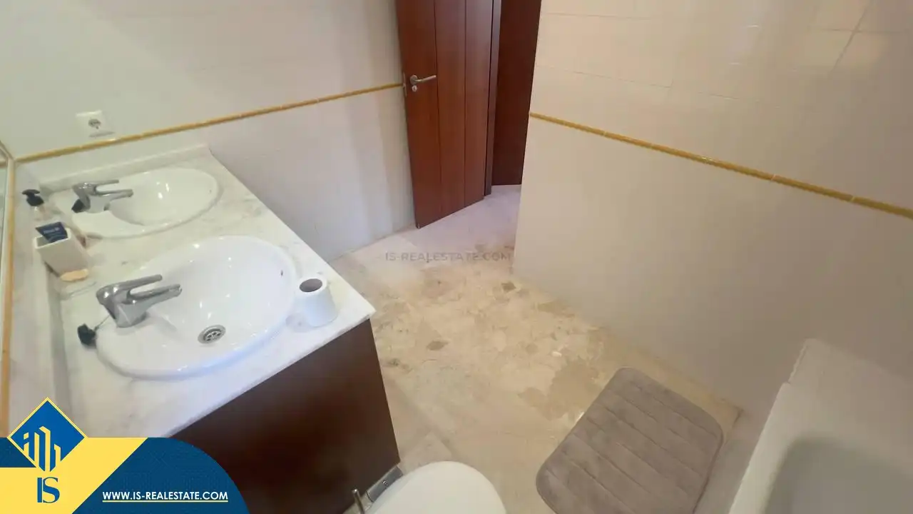 Bany de Pis de lloguer en Torrevieja amb Terrassa, Moblat i Forn