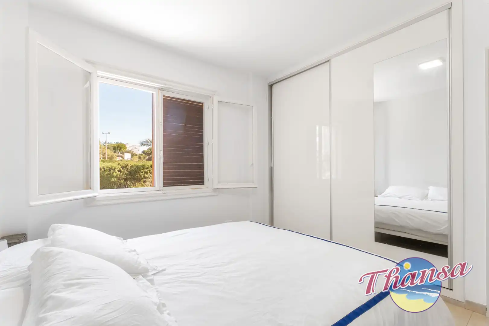 Habitación de Casa o chalet en venta en Alicante / Alacant con Aire acondicionado, Calefacción y Jardín privado