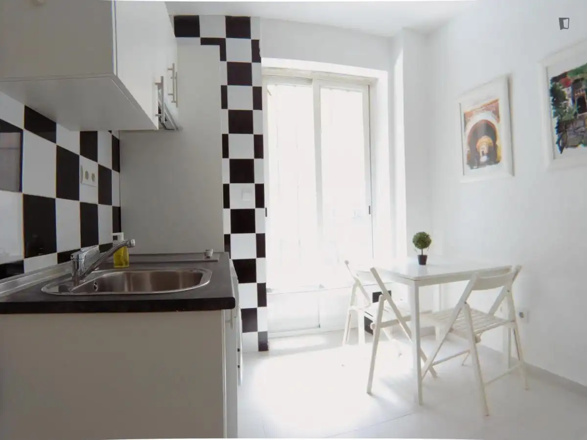 Study for rent in Puerta del Ángel
