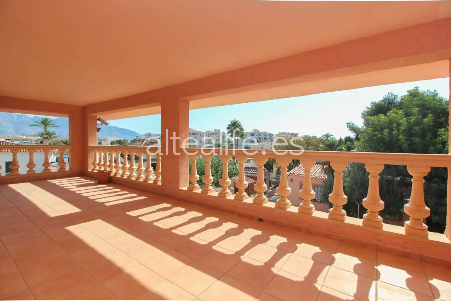 Vista exterior de Casa o chalet en venta en L'Alfàs del Pi con Aire acondicionado, Calefacción y Jardín privado