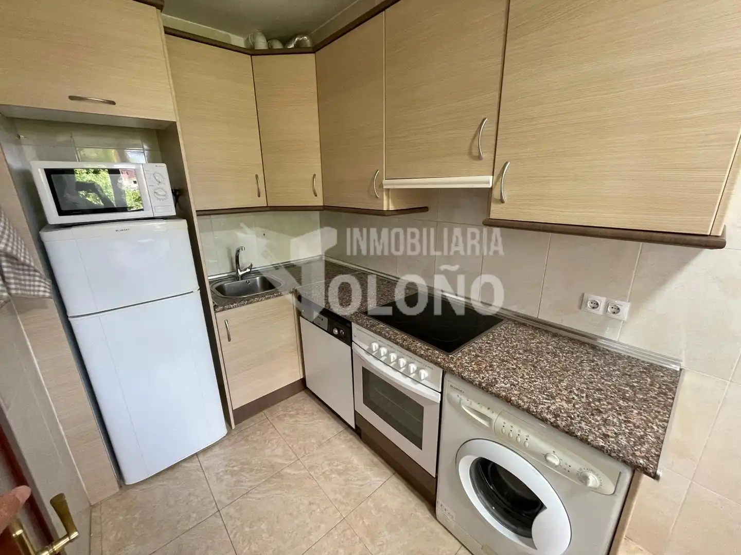 Cocina de Apartamento en venta en Castañares de Rioja con Calefacción, Terraza y Trastero