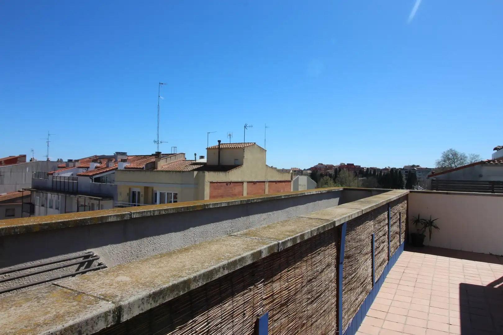Terraza de Dúplex en venta en Figueres con Calefacción, Terraza y Trastero