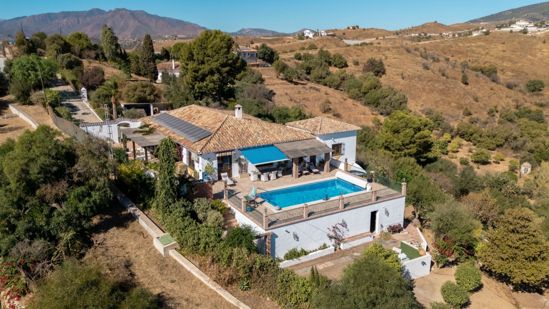 Exterior view of Country house for sale in Mijas  with Air Conditioner, Storage room and Swimming Pool