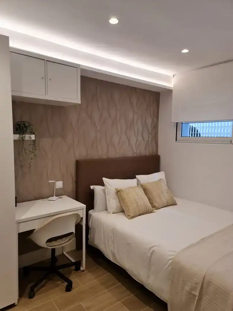 Dormitori de Apartament per a compartir en Madrid amb Aire condicionat, Parquet i Moblat