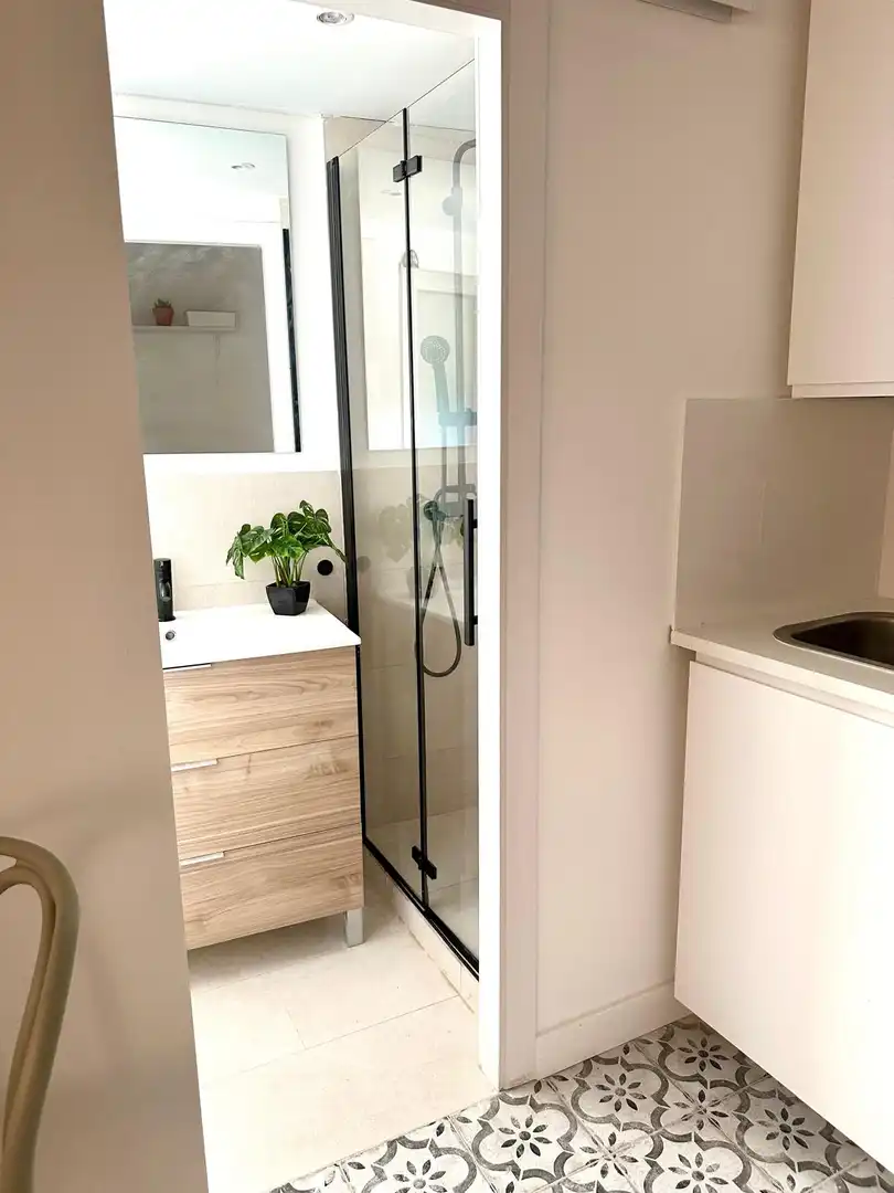 Bathroom of Study for sale in Barcelona  with Heating, Furnished and Microwave