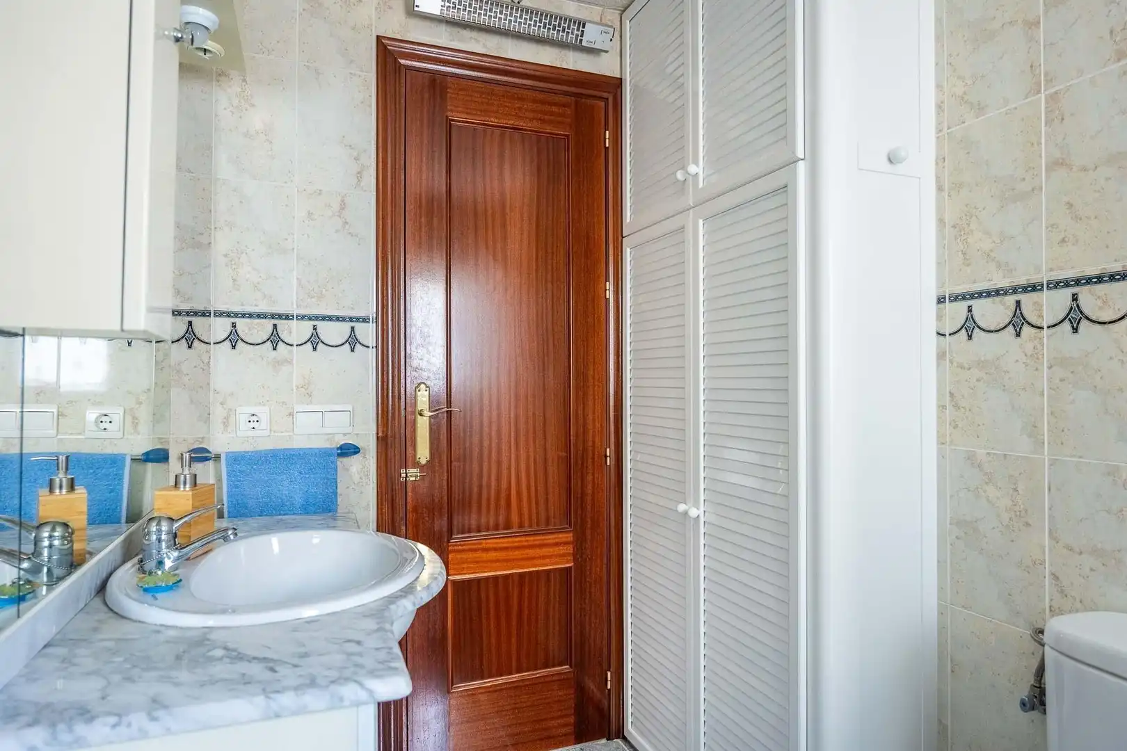 Bathroom of Detached homes for sale in Mairena del Aljarafe  with Air Conditioner, Private garden and Terrace