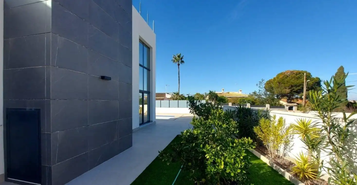 Chalet con terraza en venta en Los Balcones - Los Altos, imagen 28