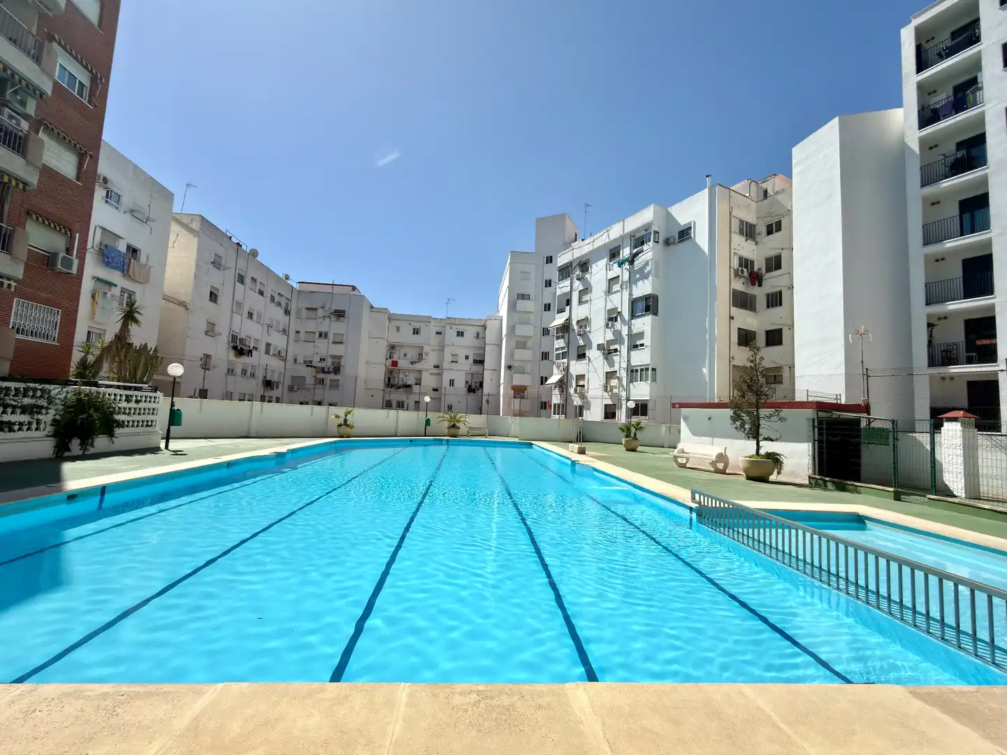 Piscina de Pis en venda en Valencia amb Balcó i Piscina comunitària