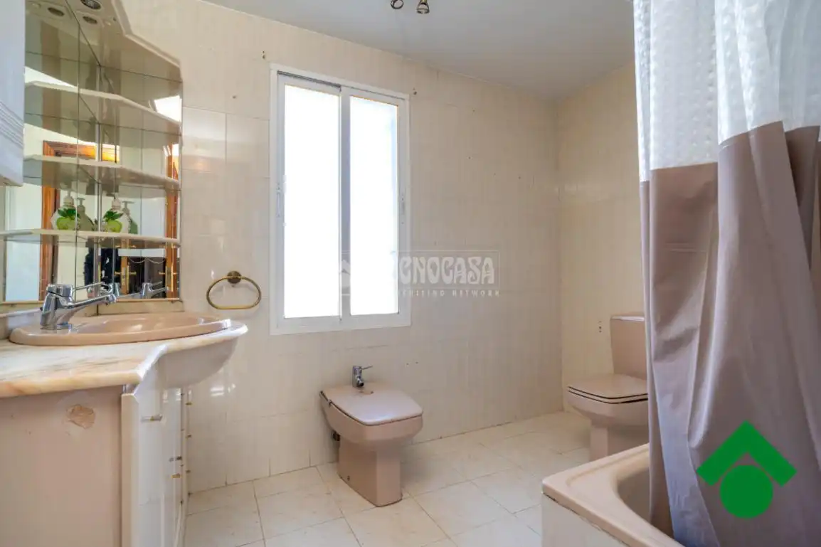 Baño de Casa adosada en venta en Maracena con Aire acondicionado, Calefacción y Terraza