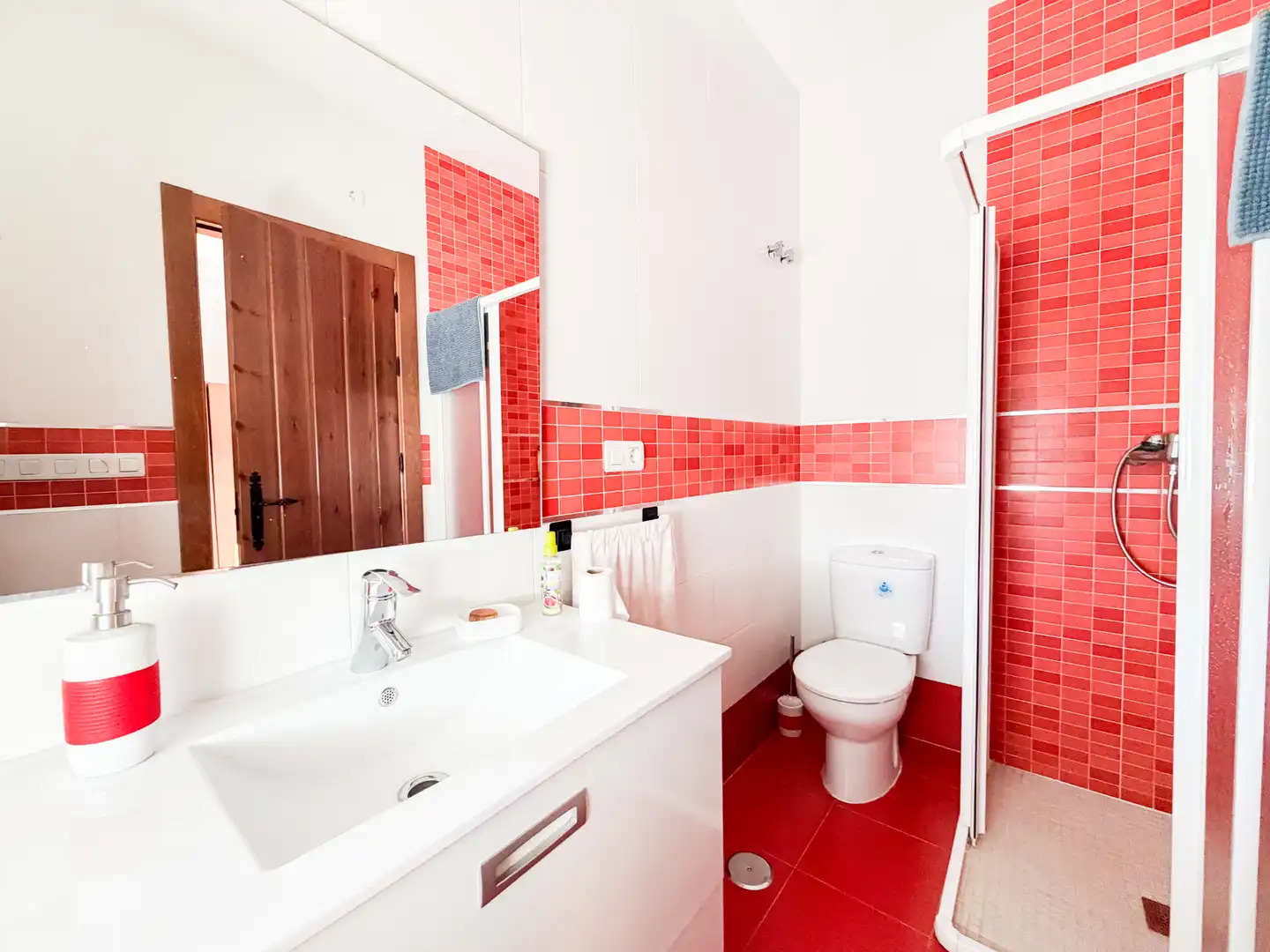 Bathroom of Houses for sale in Zújar  with Private garden, Terrace and Storage room