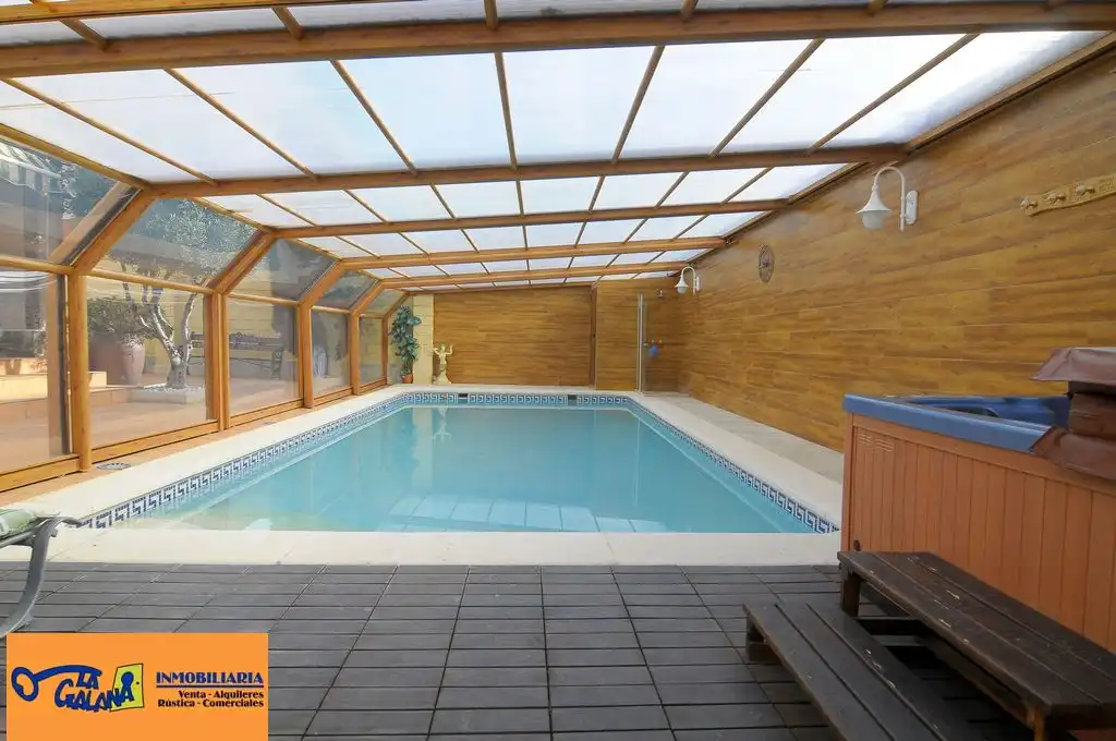 Schwimmbecken von Haus oder Chalet zum Verkauf in Valdepeñas mit Klimaanlage, Heizung und Privatgarten
