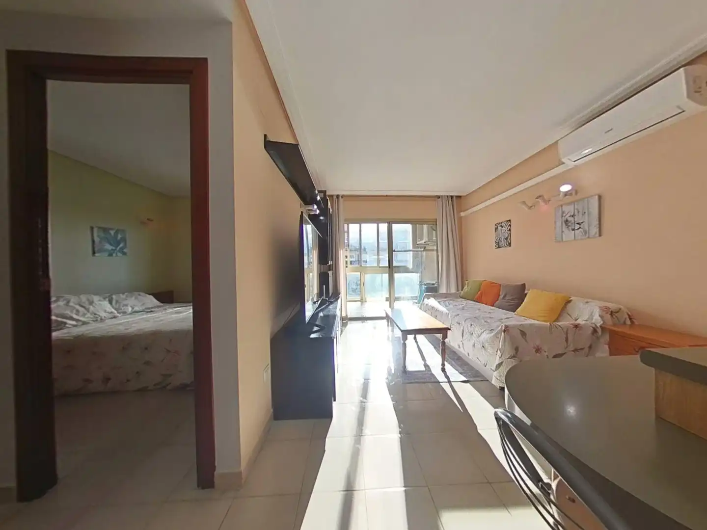 Wohnzimmer von Wohnungen zum Verkauf in Salou mit Heizung, Möbliert und Gemeinschaftspool