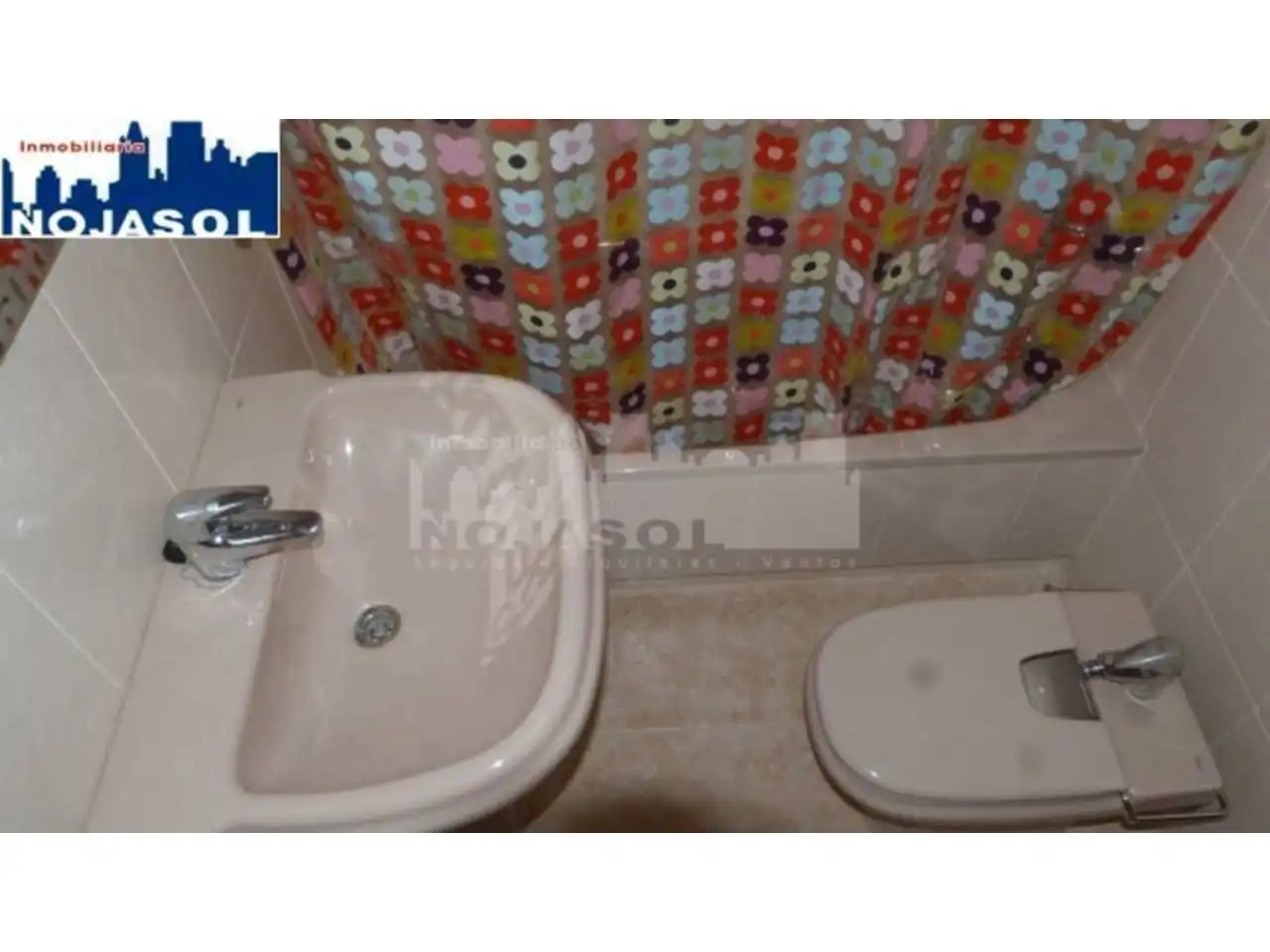 Bany de Àtic de lloguer en Noja amb Calefacció, Terrassa i Moblat