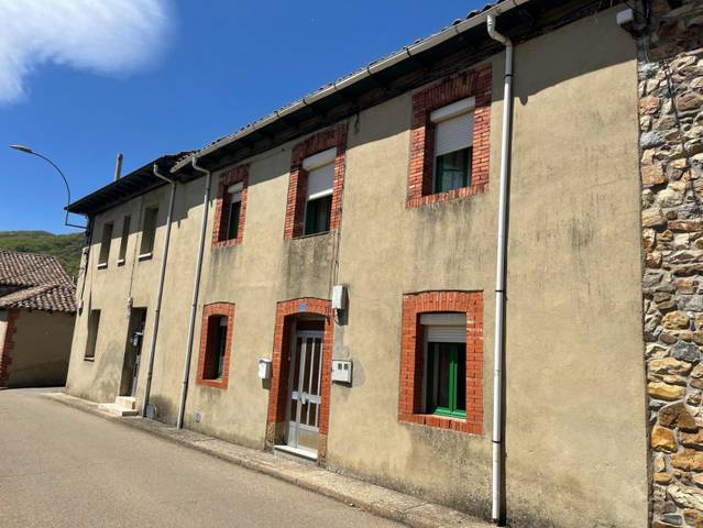 Casa-chalet en Venta en Vegacervera