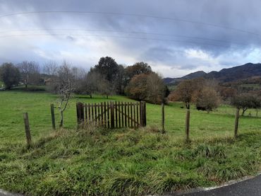 Terrenys i solars en venda a Parres