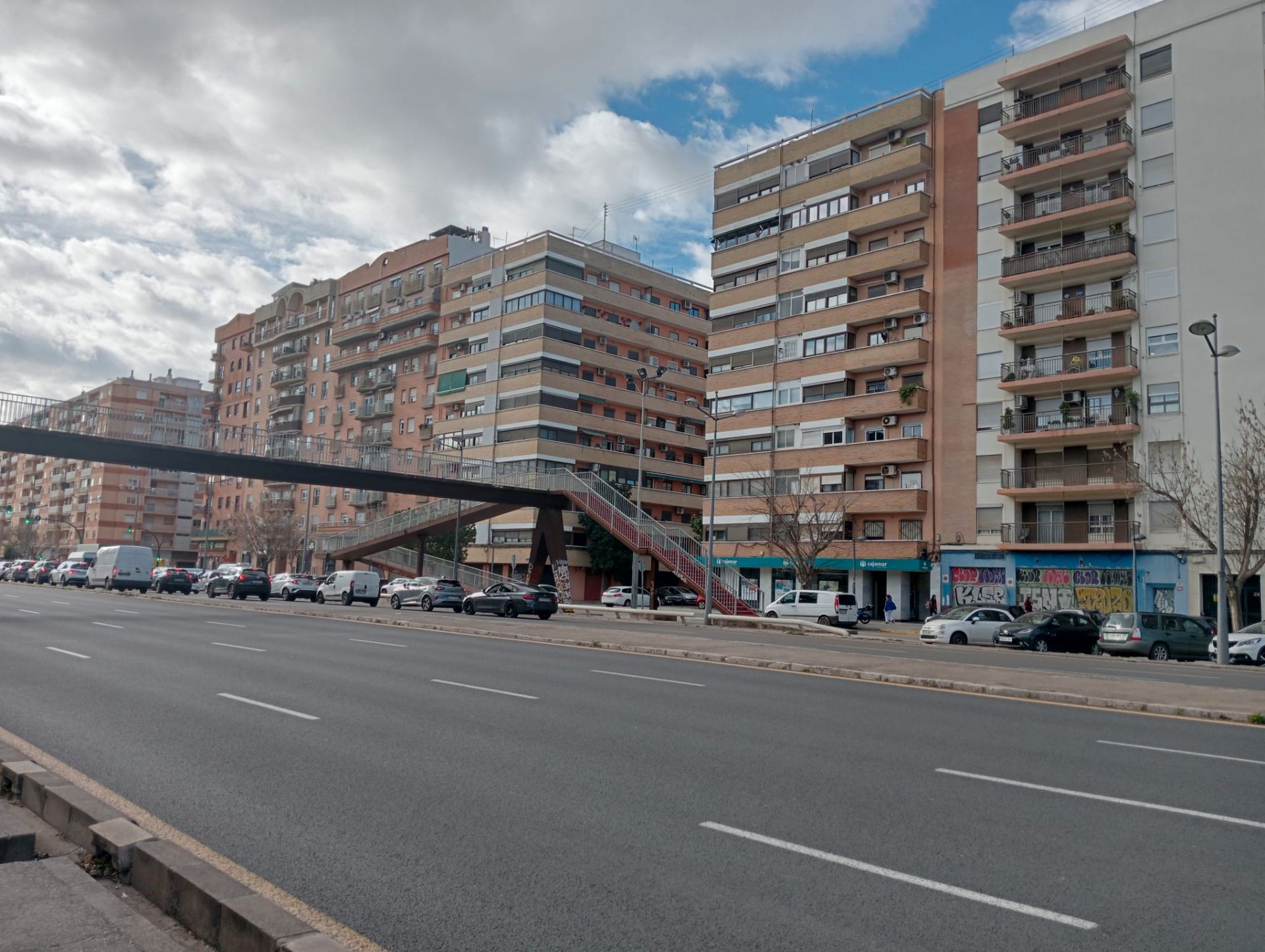 Vista exterior de Pis en venda en  Valencia Capital amb Parquet, Forn i Balcó