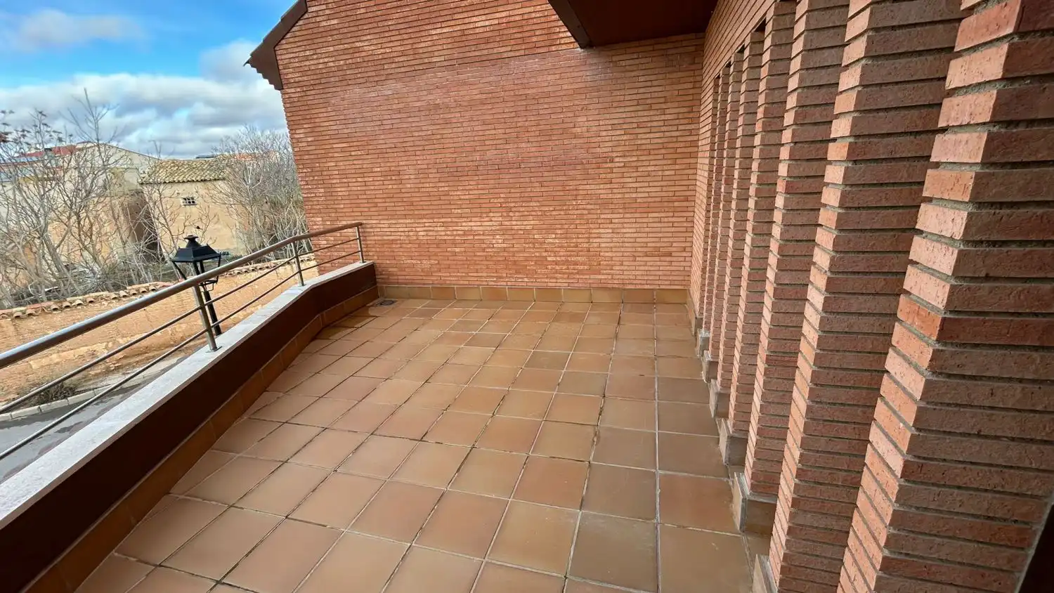 Terrasse von Einfamilien-Reihenhaus zum Verkauf in La Gineta mit Klimaanlage, Heizung und Terrasse
