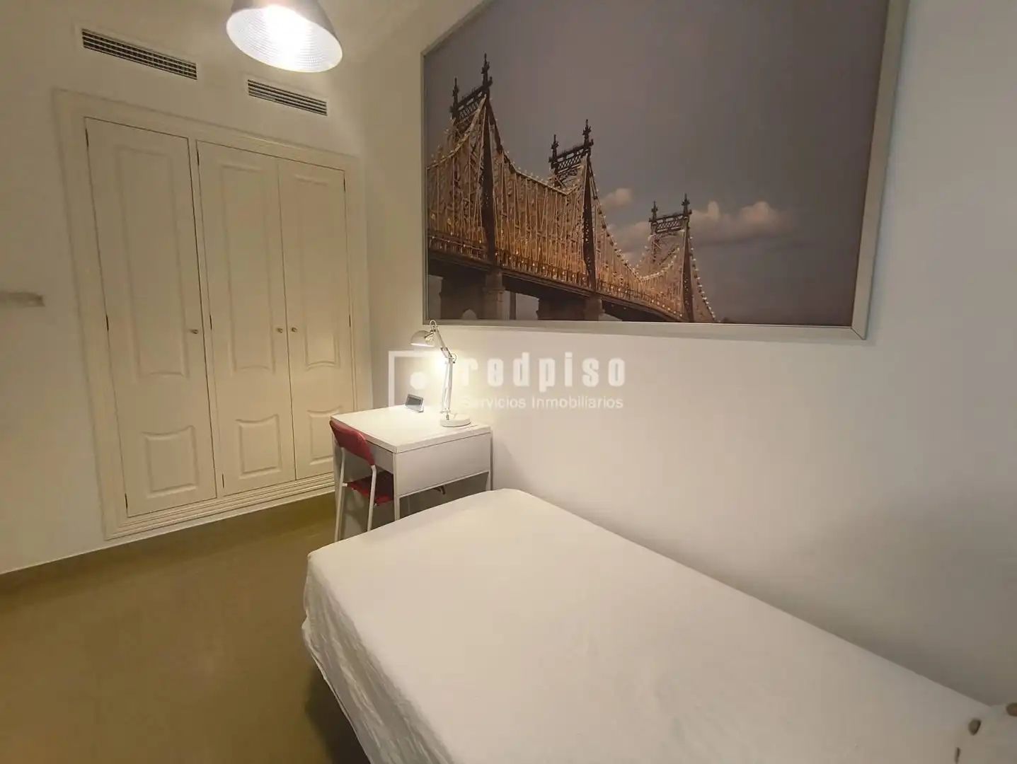 Habitación de Piso de alquiler en Sevilla con Aire acondicionado, Terraza y Amueblado