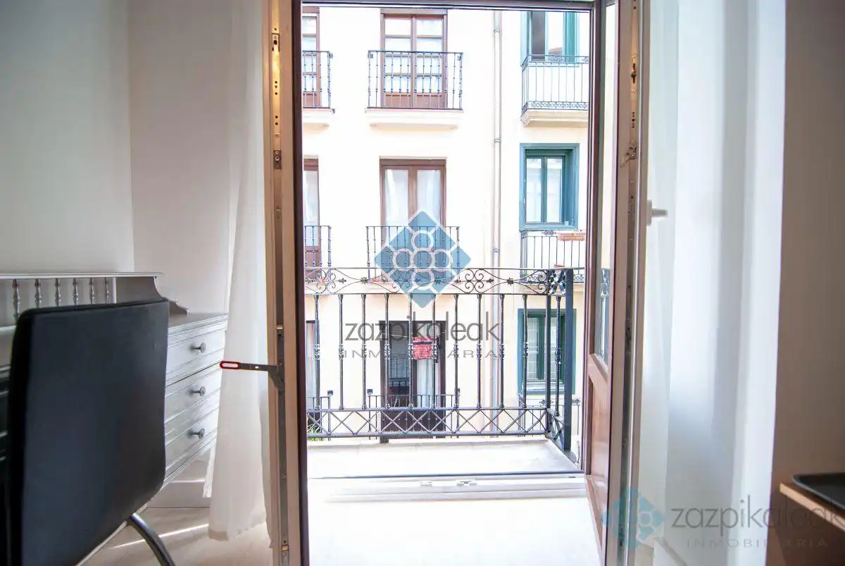 Balcony of Flat for sale in Ibaiondo