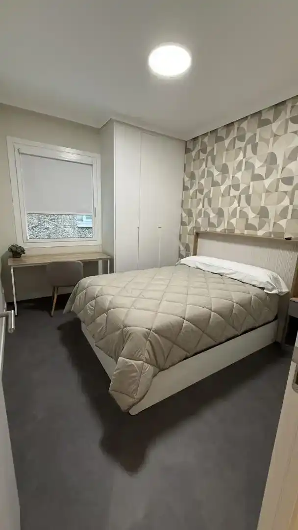 Schlafzimmer von Wohnung zur Miete in Vigo  mit Klimaanlage