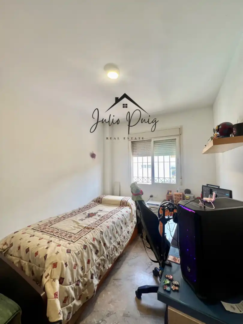 Bedroom of Detached homes for sale in Coria del Río  with Air Conditioner and Balcony