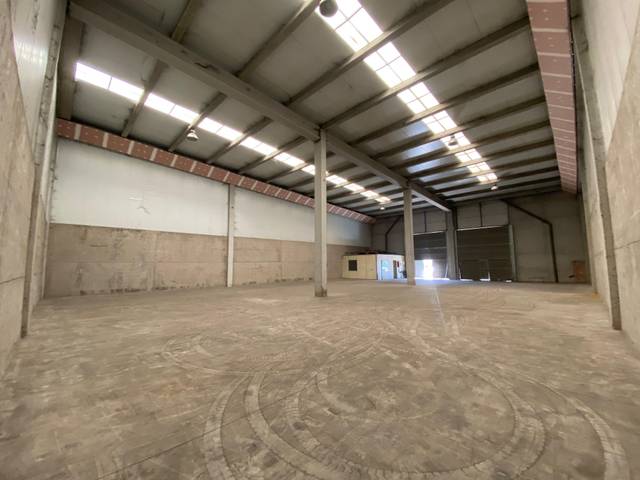 Nave industrial en Alquiler en Calle Merindad de Montija en Villalonquéjar