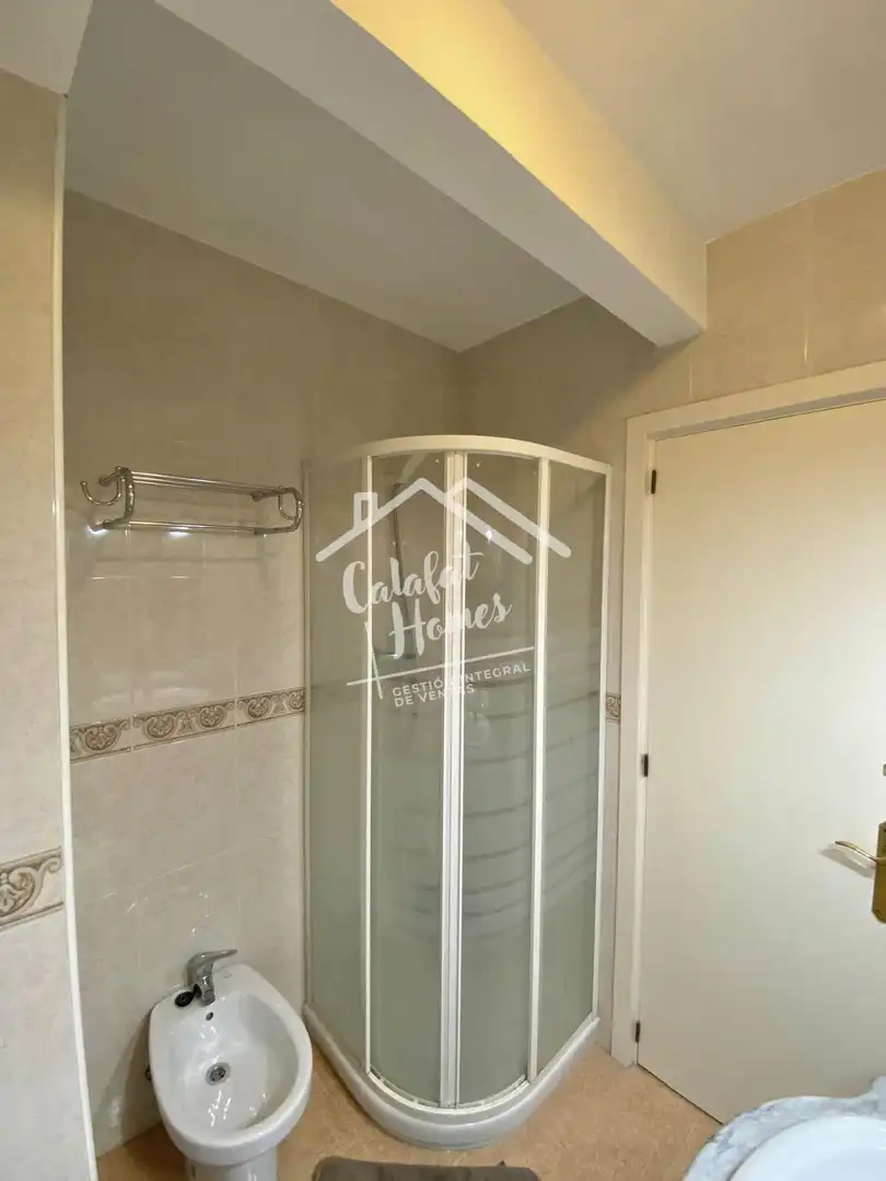 Badezimmer von Wohnung zum Verkauf in L'Ametlla de Mar  mit Klimaanlage und Mikrowelle