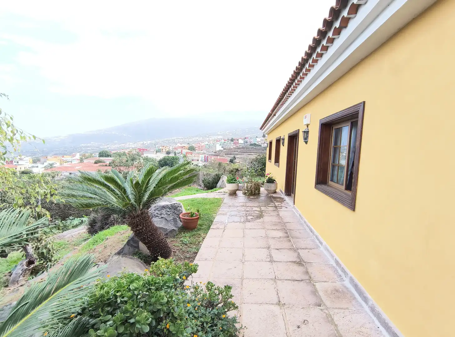 Vista exterior de Casa o chalet en venta en La Orotava con Jardín privado, Parquet y Terraza