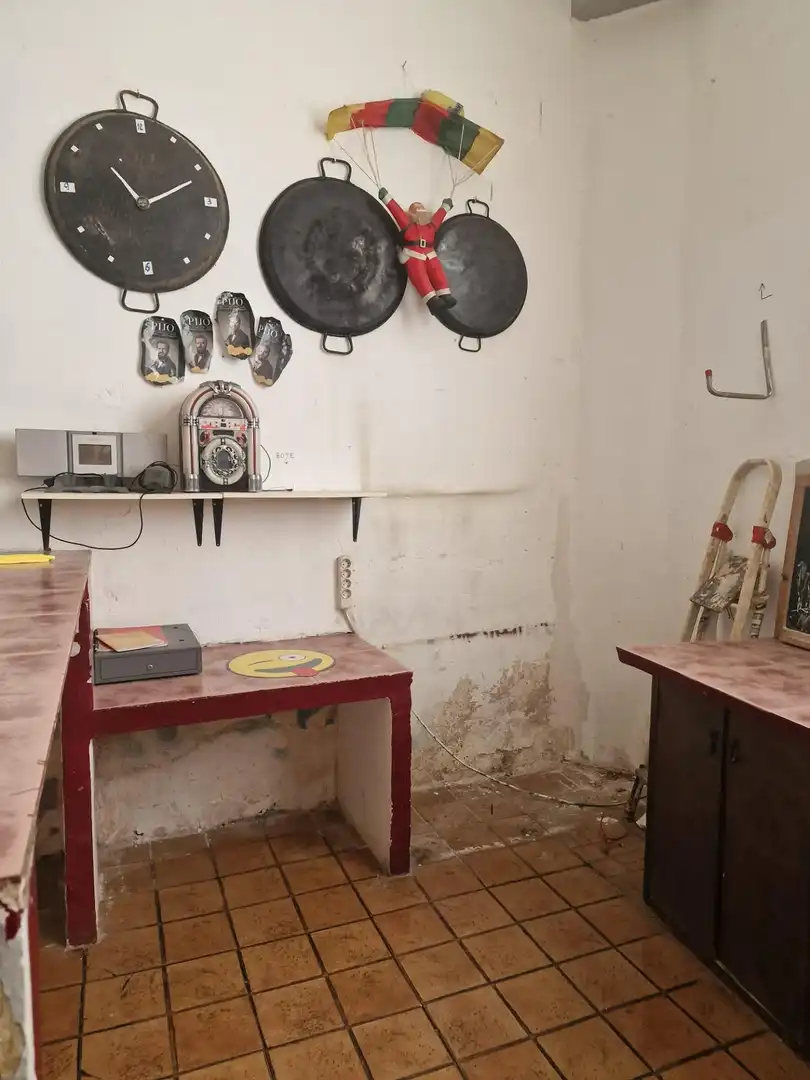 Local comercial de lloguer a Este, imagen 10