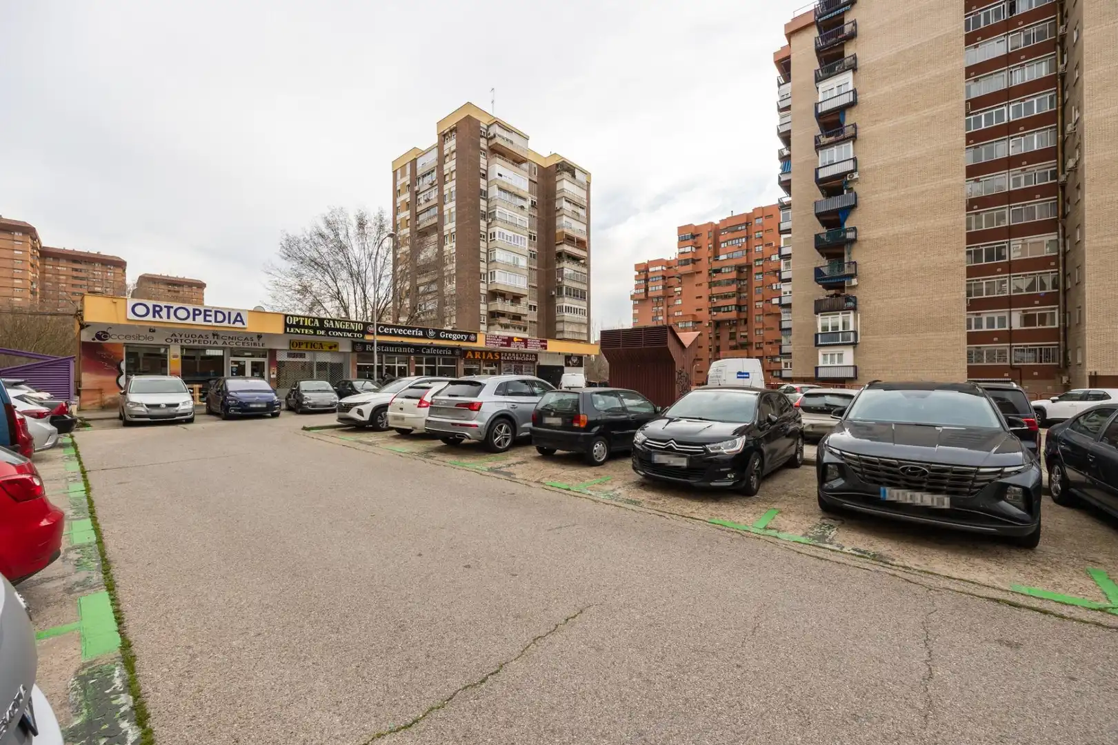 Parking of Flat for rent in Madrid  with Parquet flooring and Terrace