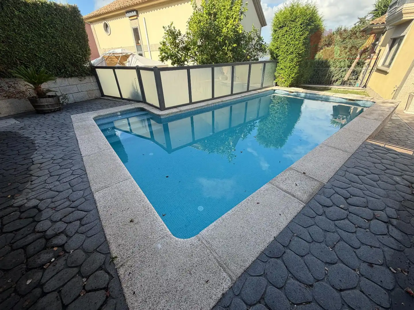 Swimming pool of Houses for sale in Cangas   with Heating, Terrace and Storage room