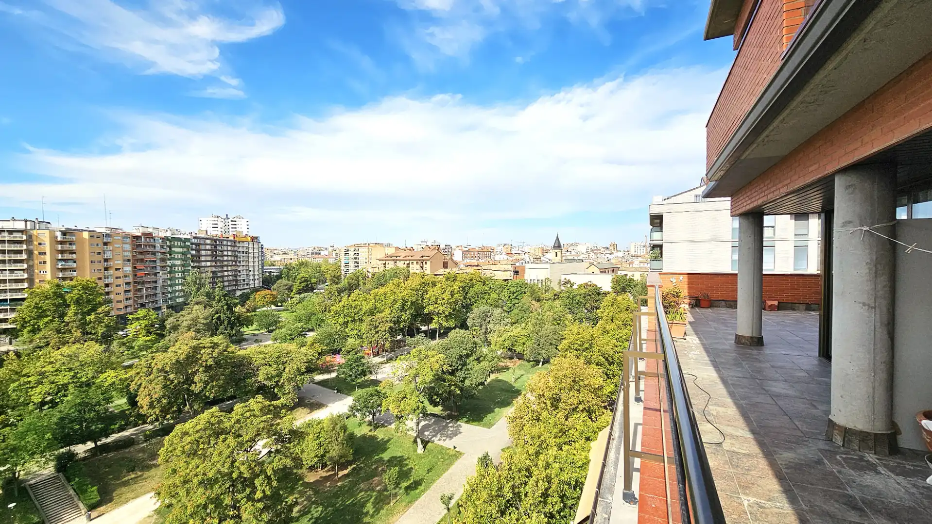 Vista exterior de Piso en venta en Zaragoza con Aire acondicionado, Calefacción y Terraza