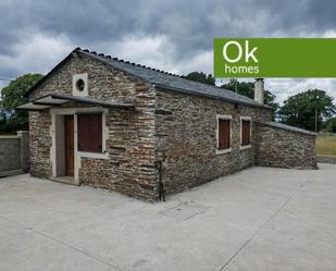 Vista exterior de Finca rústica en venda en Outeiro de Rei amb Calefacció, Jardí privat i Traster