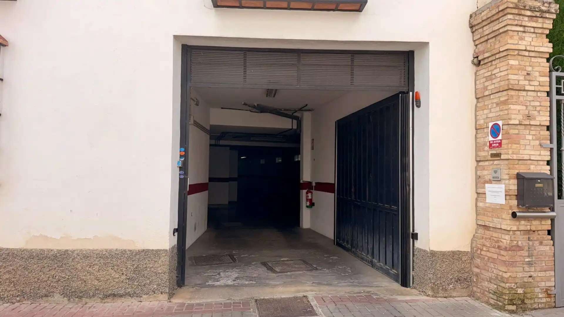 Garage zur Miete in Calle REAL, La Zubia Ciudad