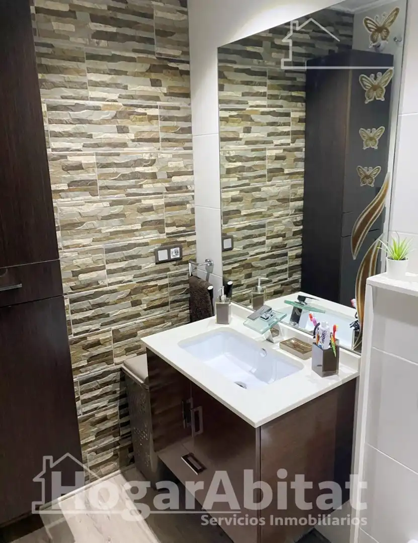 Bathroom of Flat for sale in Torrent  with Air Conditioner, Heating and Private garden
