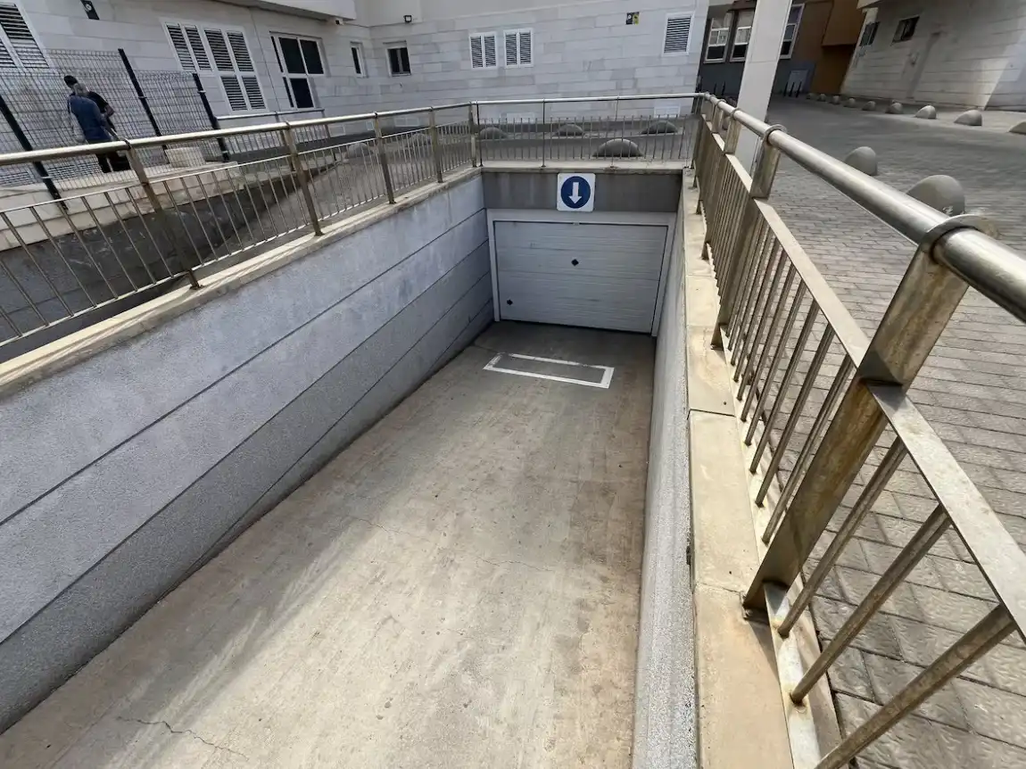 Aparcament de Apartament de lloguer en Las Palmas de Gran Canaria amb Aire condicionat, Calefacció i Parquet